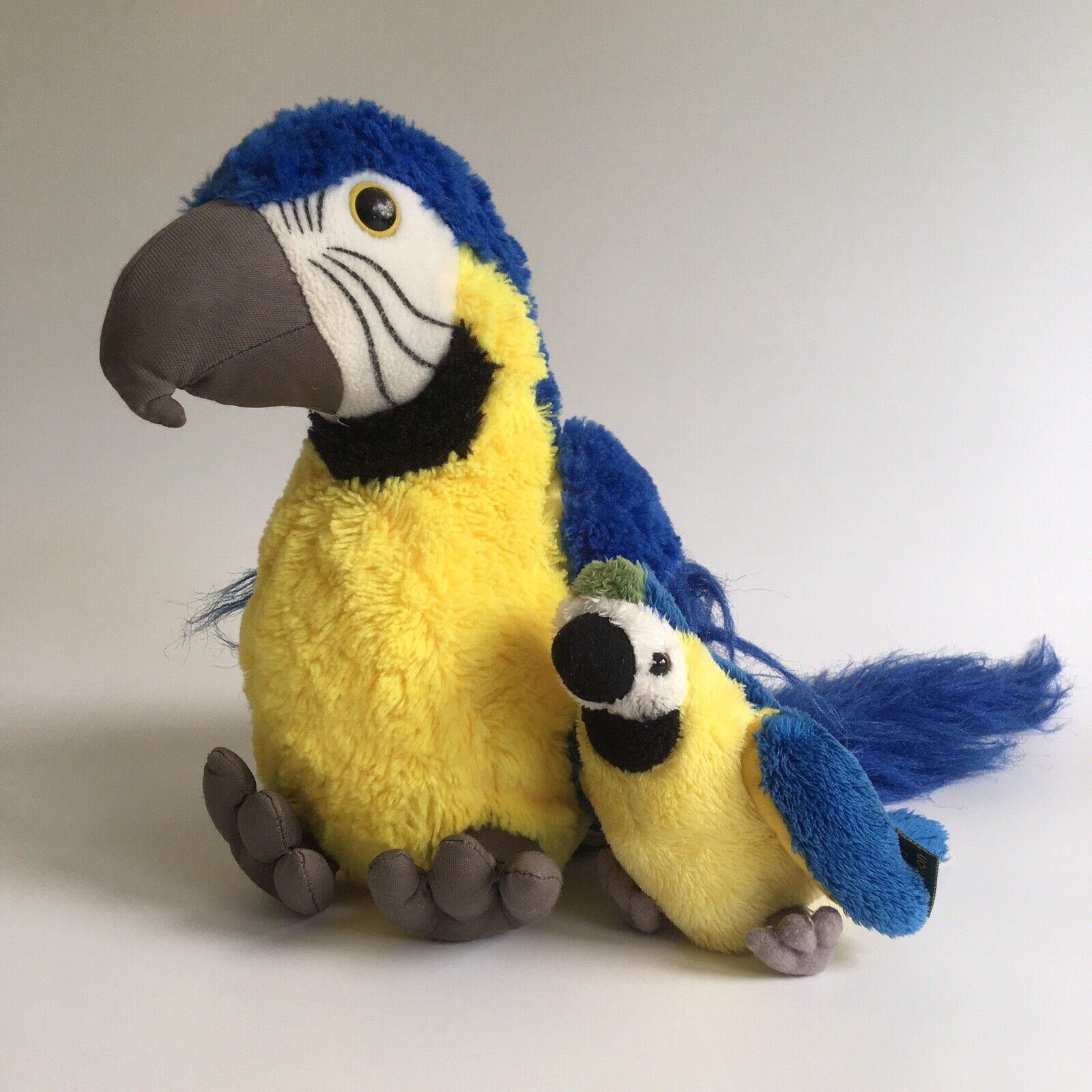Details about   RAVENSDEN PLUSH BLUE AND GOLD MACAW STANDING 17CM FR002MB SOFT TEDDY ANIMALS 