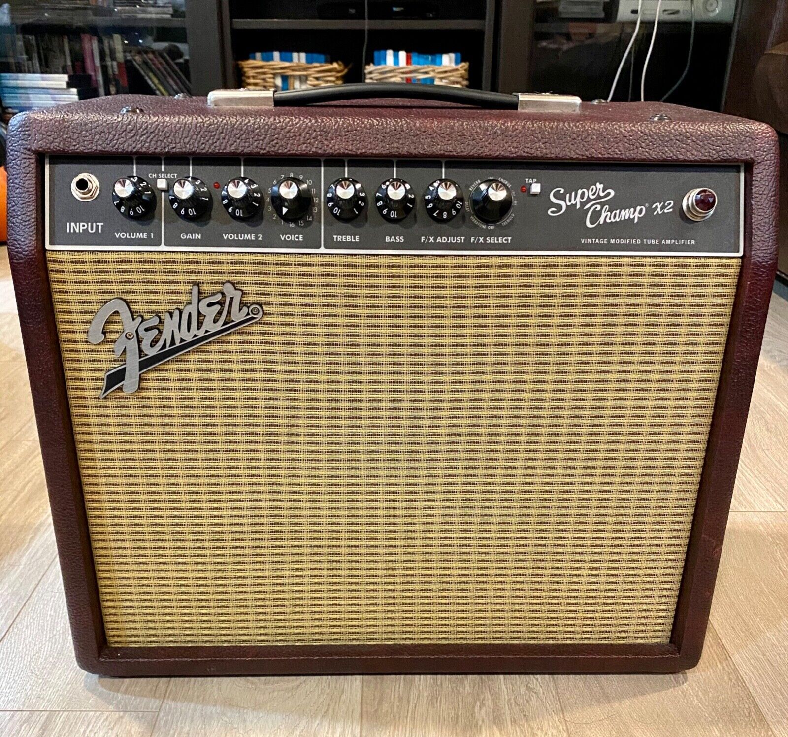 Fender Super Champ FSR 1x10" Tube Combo Amp - Wine Red Sweetwater Exc for Sale - Fleetwoodmac.net